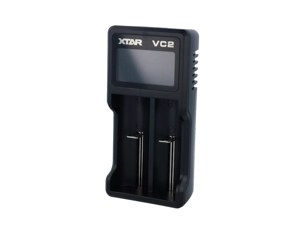 XTAR VC2 Ladegerät mit LCD-Display, Ansicht von oben mit Akkus im Ladefach.