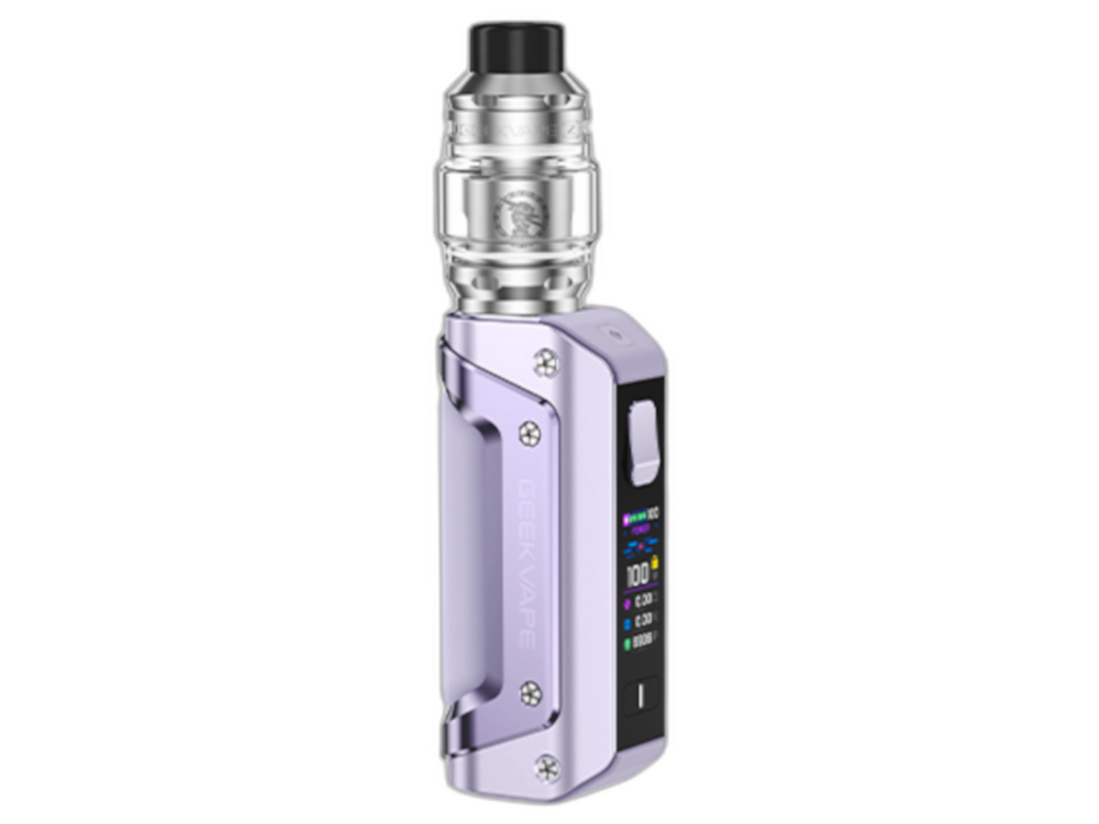 GeekVape - Aegis Solo 3 Set mit Z Subohm 2021 Clearomizer auf einem stilvollen Holztisch.