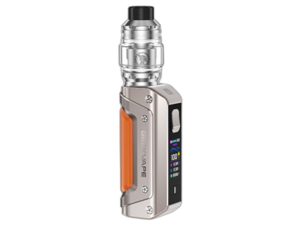 Detailaufnahme des GeekVape - Aegis Solo 3 USB-C Anschlusspunktes und der Bedienelemente.
